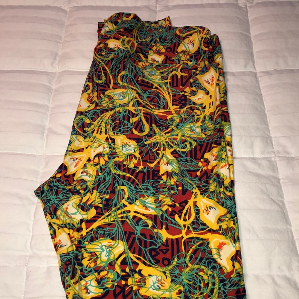 Lularoe leggings. TC NEW